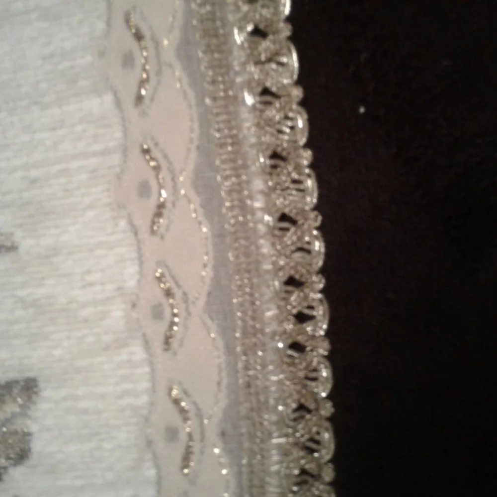 Table Runner - Picture 5 of 5